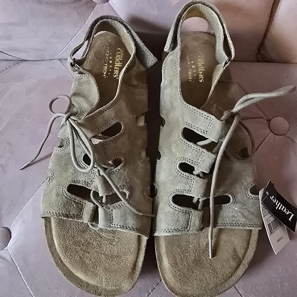 Cobbie Cuddlers Women's Maizie‎ Brown Fisherman Slingback Sandals 10W.